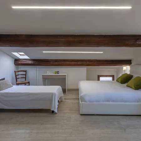 アパート Guesthost - Coperta Retreat! Near Estense Castle
