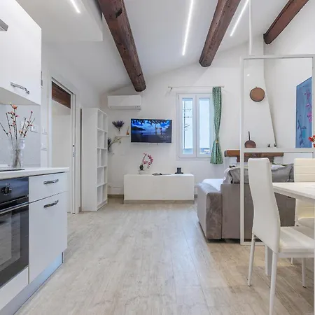 Coperta Retreat! Near Estense Castle Apartment Ferrara