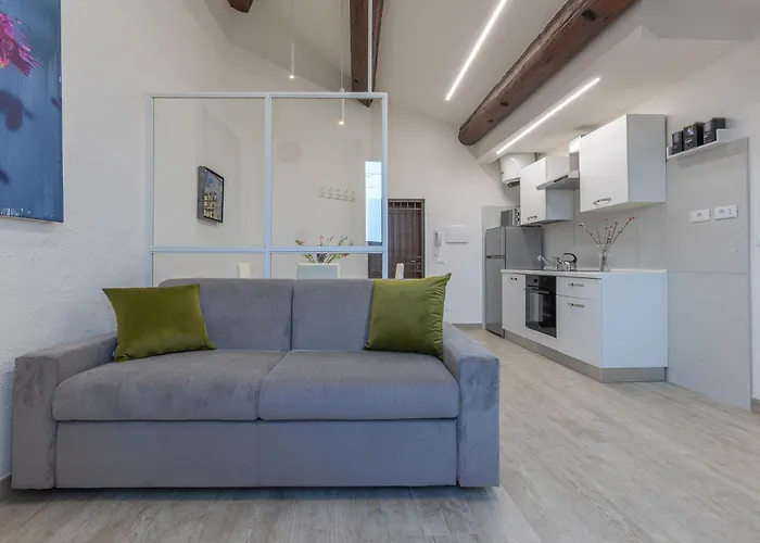 Διαμέρισμα Guesthost - Coperta Retreat! Near Estense Castle