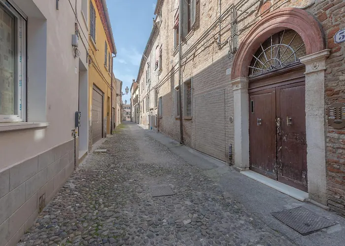 Διαμέρισμα Guesthost - Coperta Retreat! Near Estense Castle